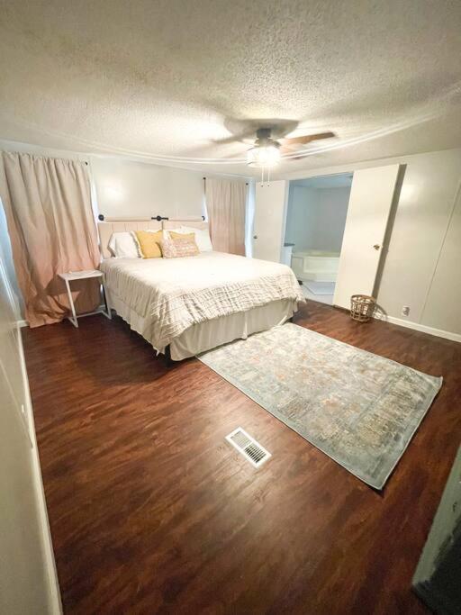 Centrally Located 3 Bedroom ويست مونرو المظهر الخارجي الصورة